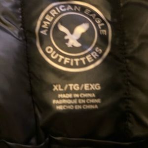 American eagle black vest XL